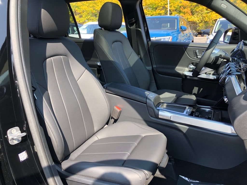 New 2026 Mercedes-Benz GLB 250 4MATIC image 27