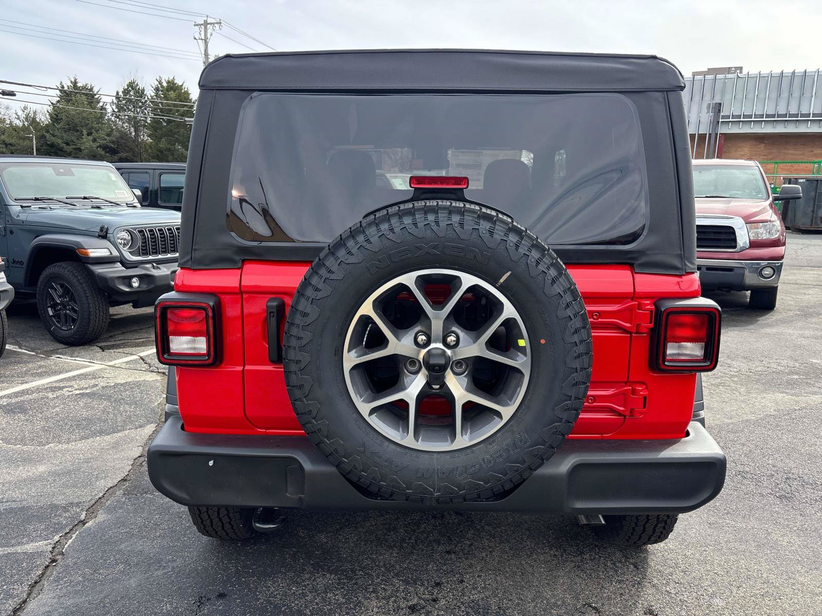 Certified 2025 Jeep Wrangler Sport AWD/4WD image 3