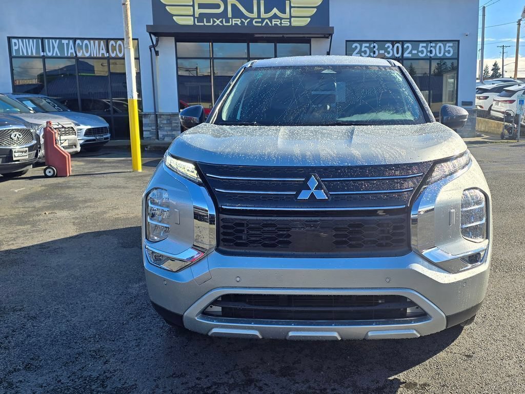 Used 2022 Mitsubishi Outlander SE AWD/4WD image 3