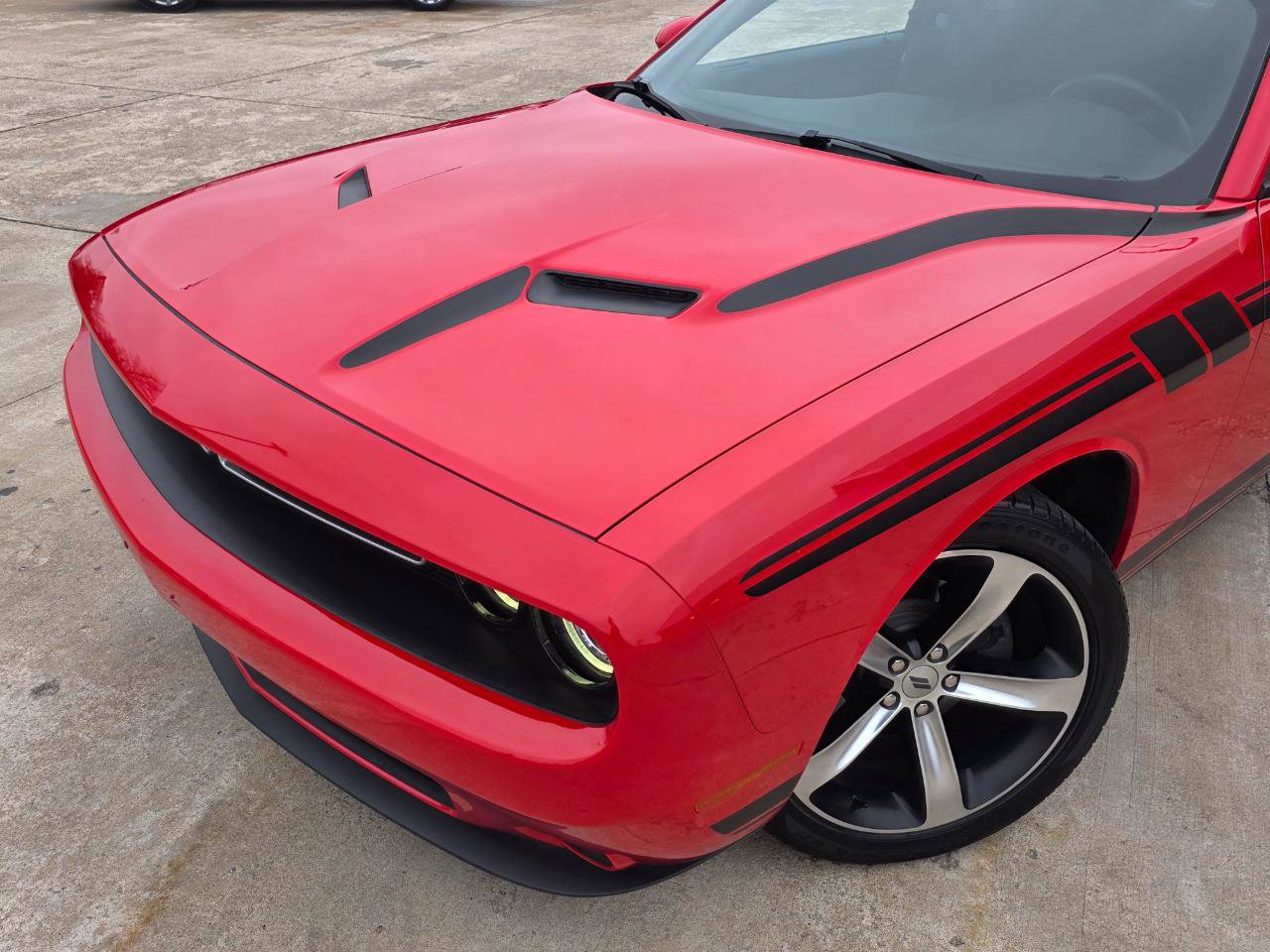Used 2019 Dodge Challenger SXT image 26