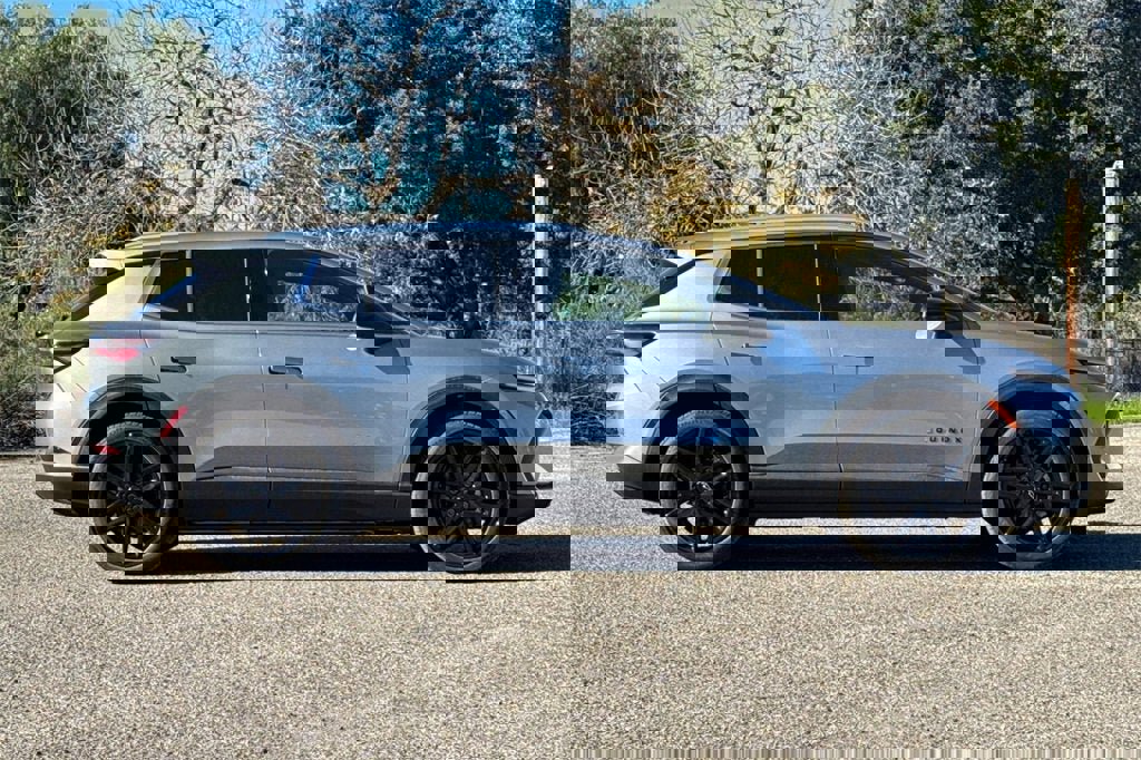 New 2026 Chevrolet Equinox EV LT w/ LPO, Blackout Package image 3