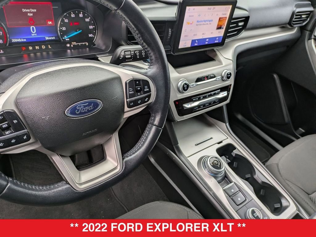 Used 2022 Ford Explorer XLT image 16