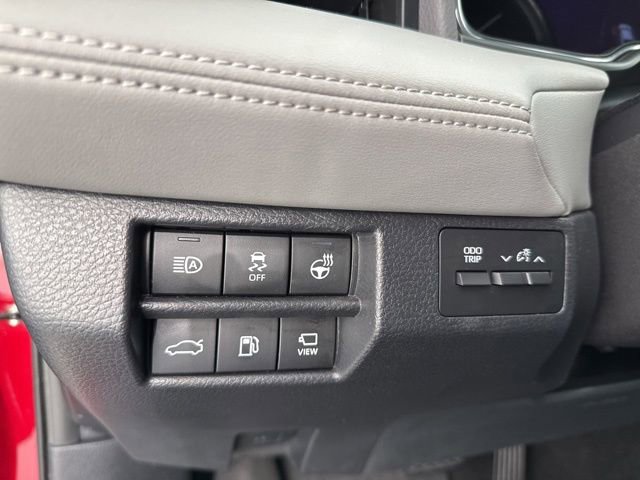 Used 2021 Toyota Avalon Limited image 21