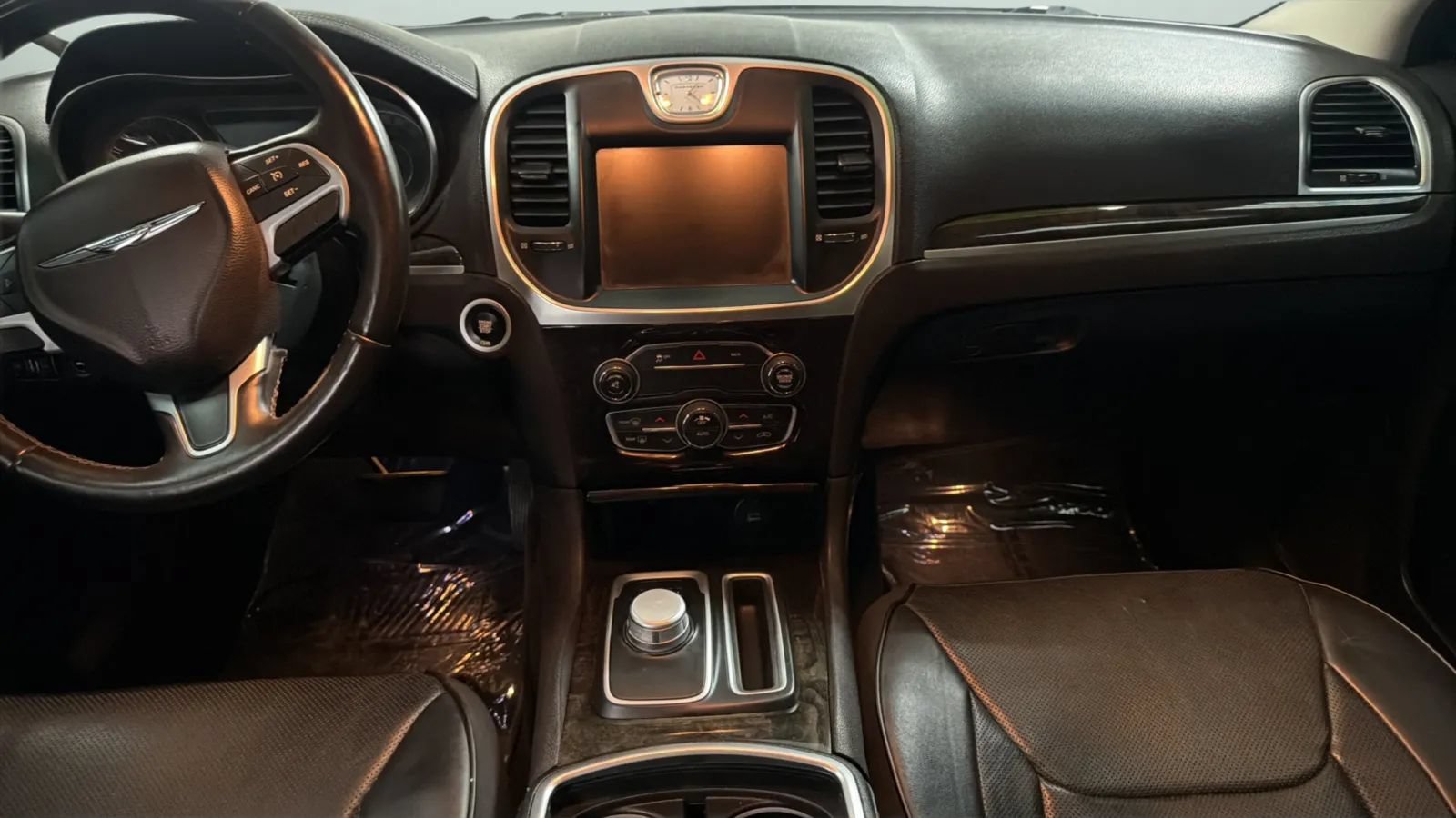 Used 2016 Chrysler 300 C RWD image 16