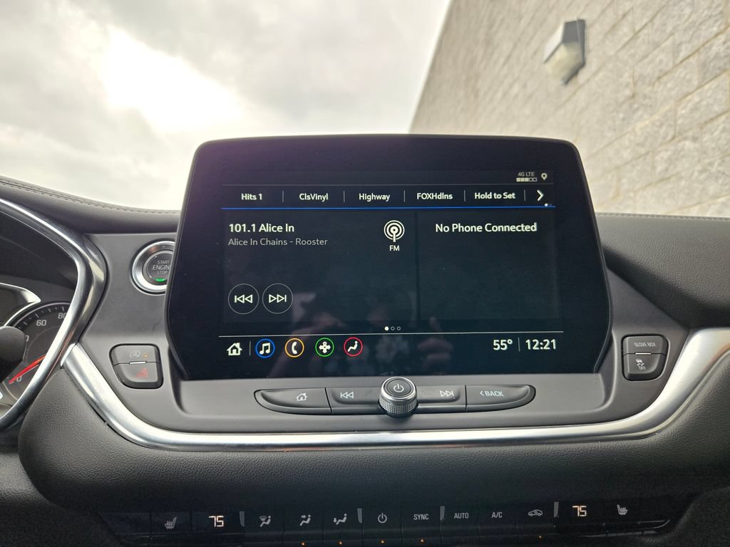 Used 2025 Chevrolet Blazer LT FWD image 23