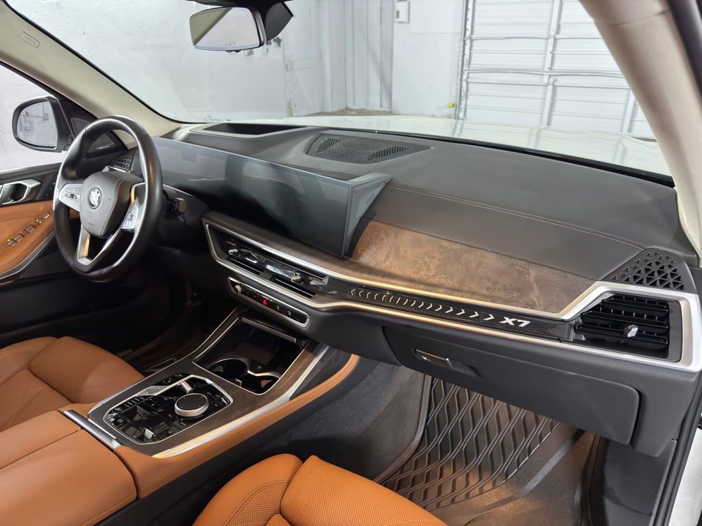Used 2024 BMW X7 xDrive40i w/ Premium Package image 59