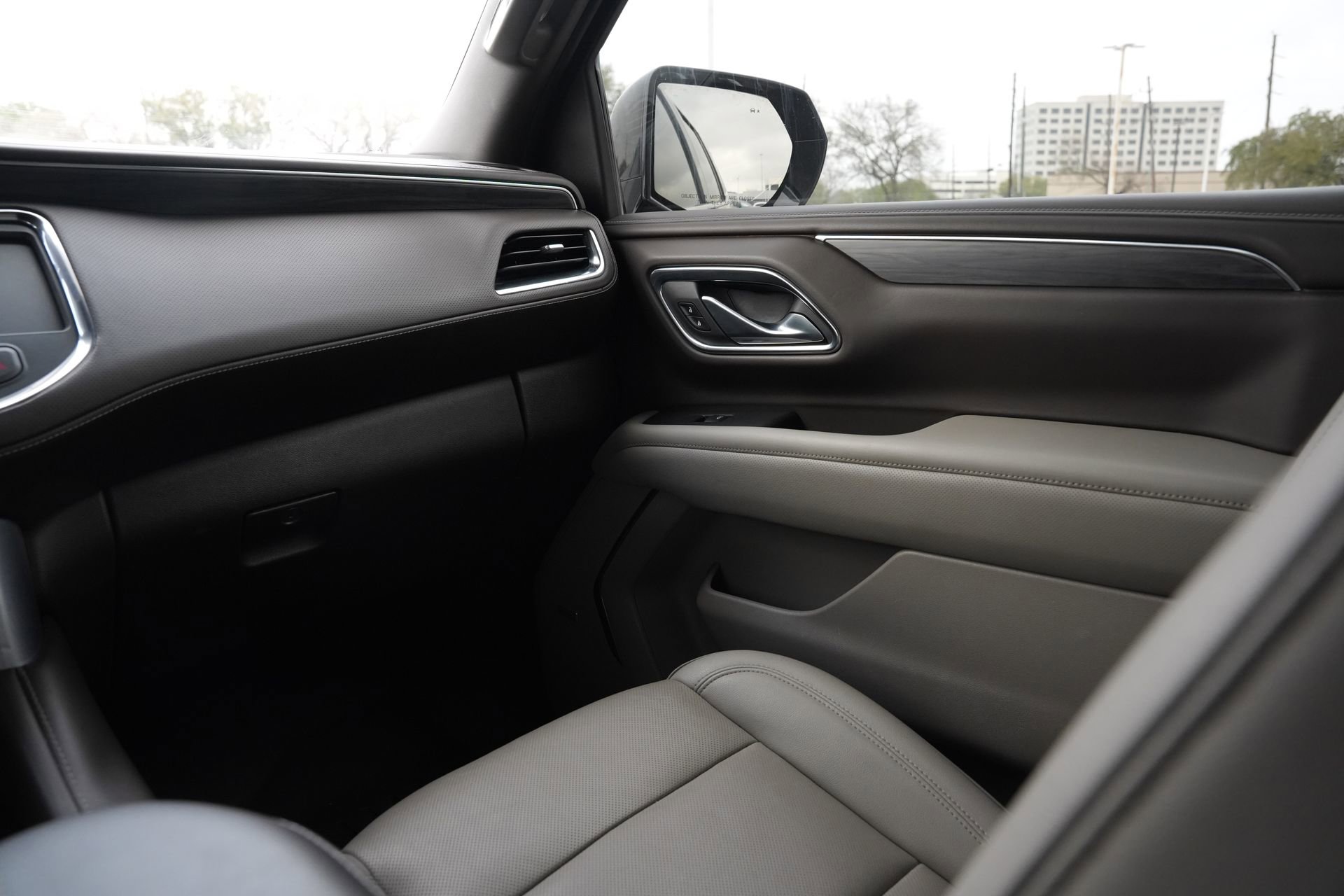 Used 2023 GMC Yukon SLT image 8