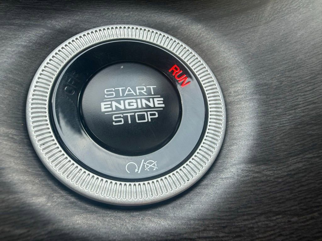 Certified 2025 Jeep Grand Cherokee Limited w/ Black Appearance Package image 20