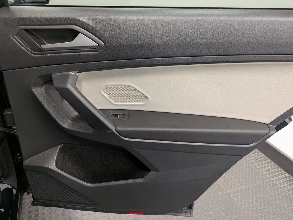 Certified 2021 Volkswagen Tiguan SEL image 27