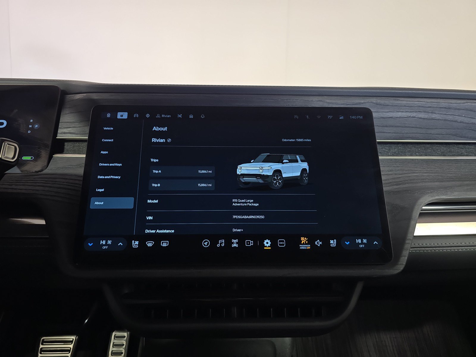 Used 2024 Rivian R1S Adventure AWD/4WD image 29