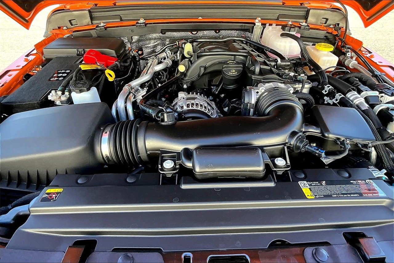 Certified 2025 Jeep Wrangler Sport image 34