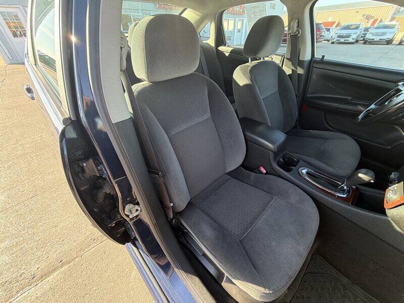 Used 2011 Chevrolet Impala LT FWD image 24
