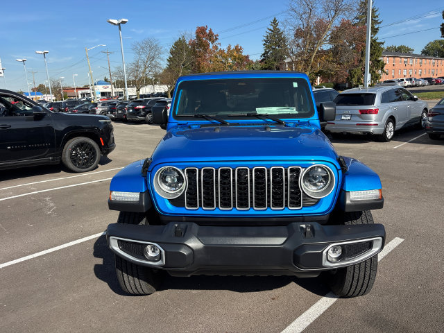 Used 2025 Jeep Wrangler Unlimited Sahara AWD/4WD image 8