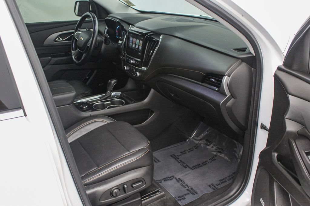 Used 2019 Chevrolet Traverse LT w/ LT Premium Package AWD/4WD image 21