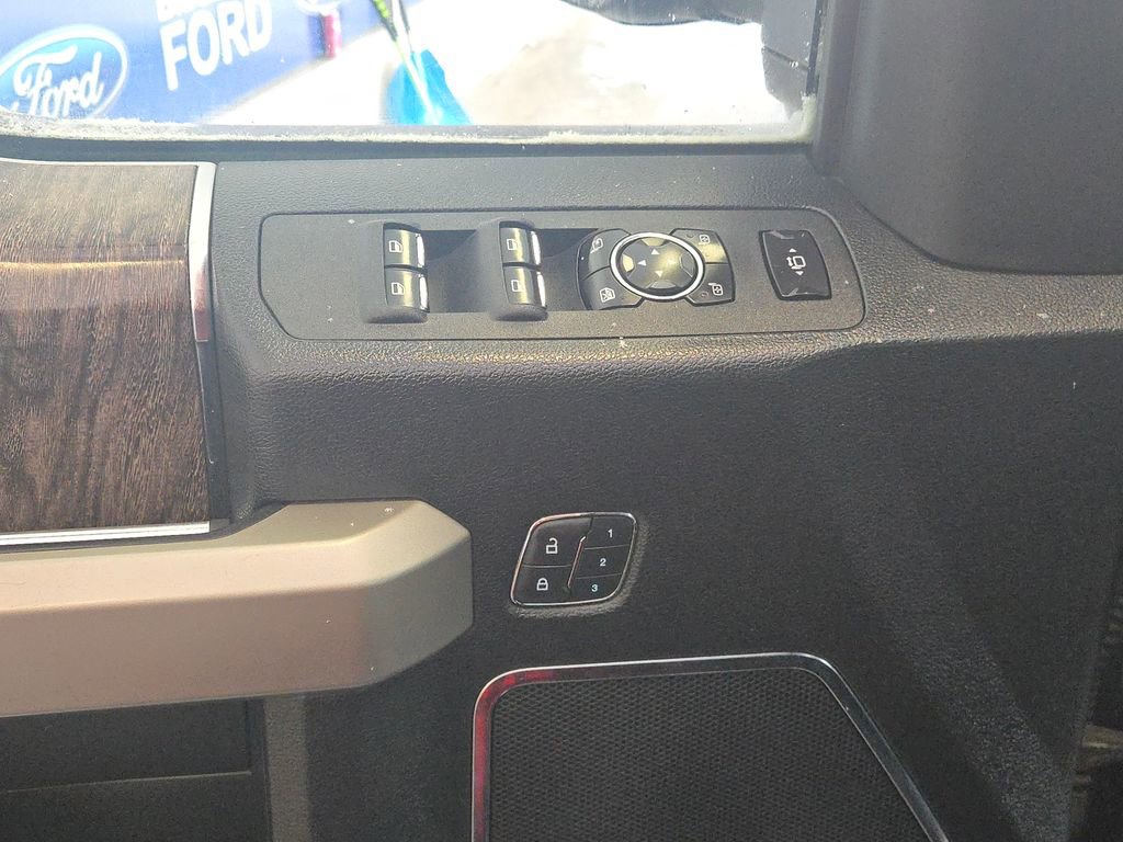 Used 2018 Ford F250 Lariat w/ Chrome Package image 11