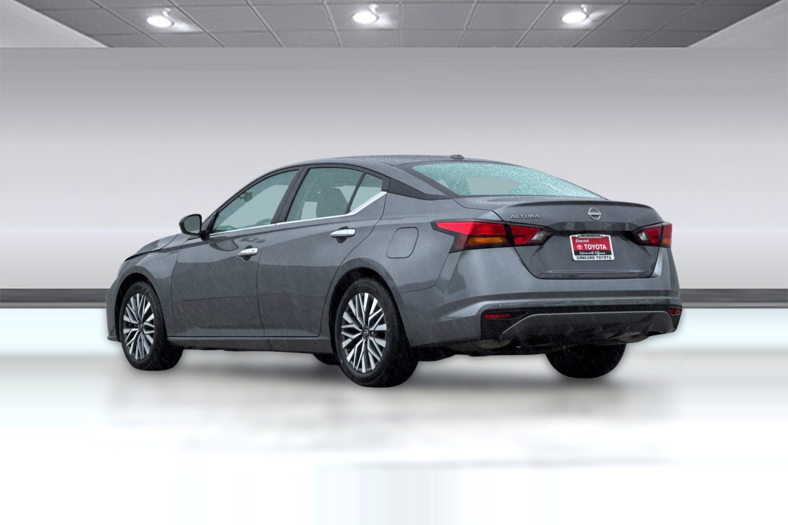 Used 2025 Nissan Altima 2.5 SV image 8