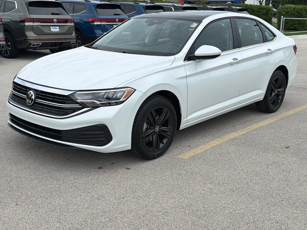 Certified 2023 Volkswagen Jetta SE w/ Panoramic Sunroof Package FWD image 3