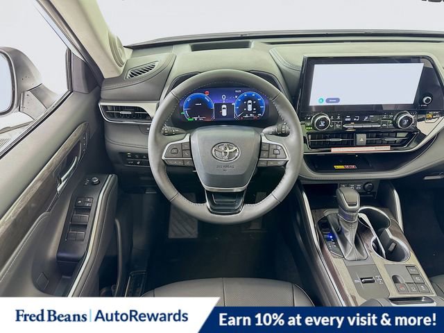 New 2026 Toyota Highlander Platinum image 27