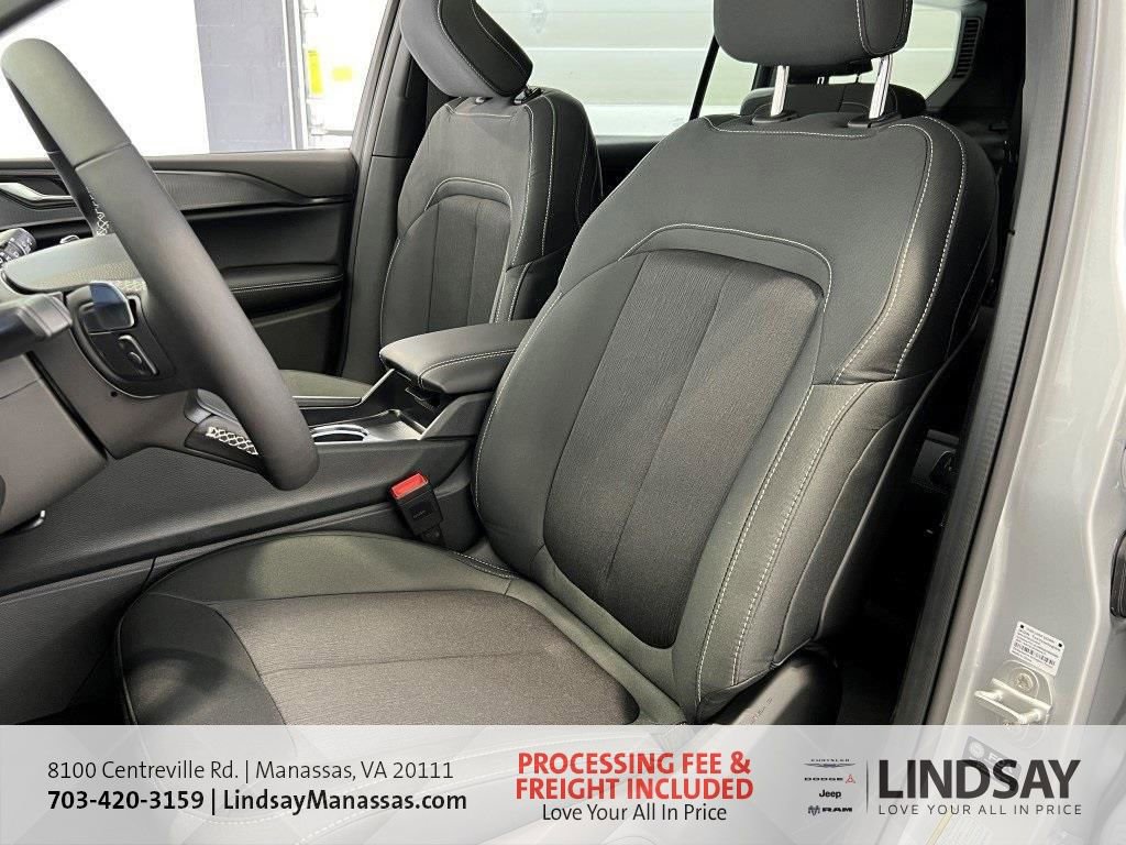 New 2025 Jeep Grand Cherokee L Laredo w/ Luxury Tech Group I AWD/4WD image 19