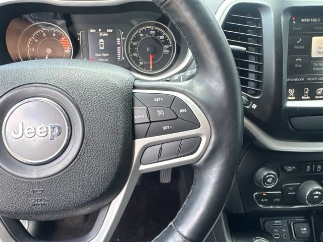 Used 2018 Jeep Cherokee Latitude Plus w/ Cold Weather Group AWD/4WD image 13