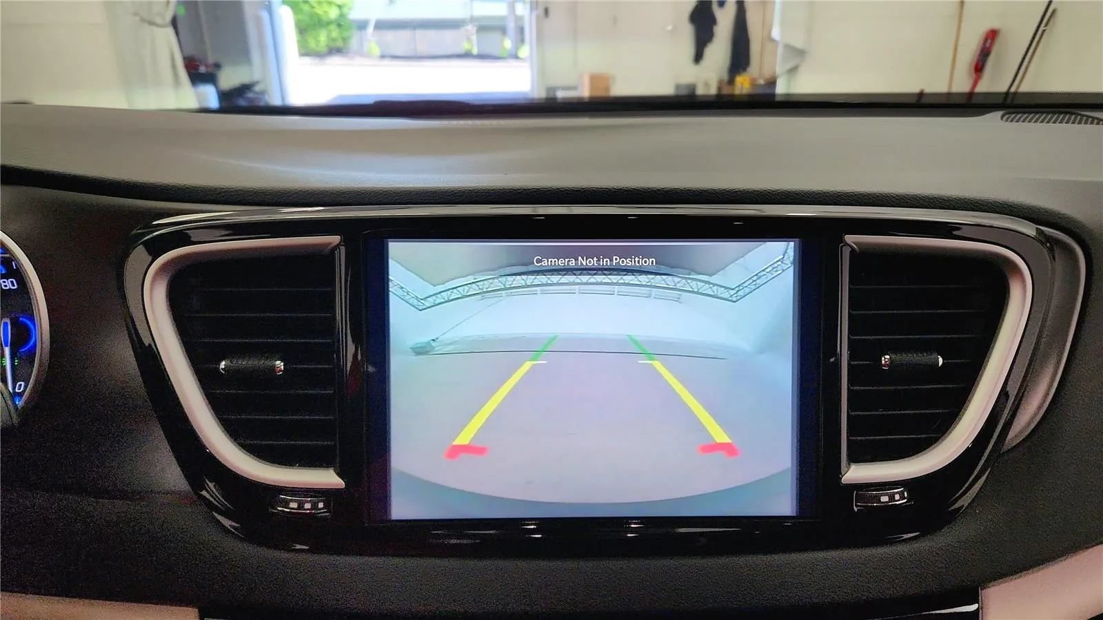Used 2023 Chrysler Pacifica Touring-L FWD image 25
