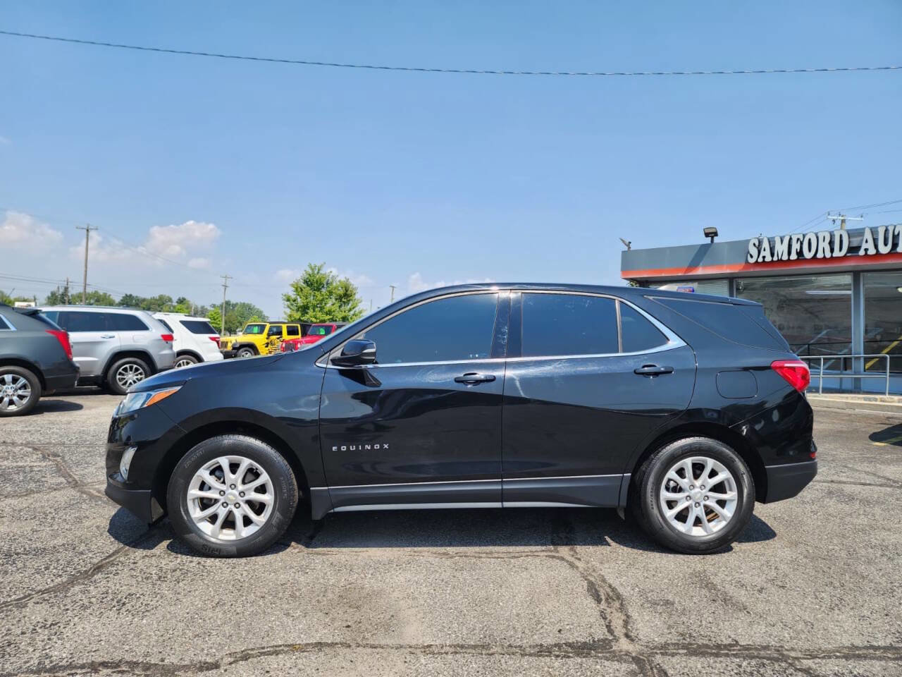 Used 2019 Chevrolet Equinox LT w/ Driver Convenience Package image 3