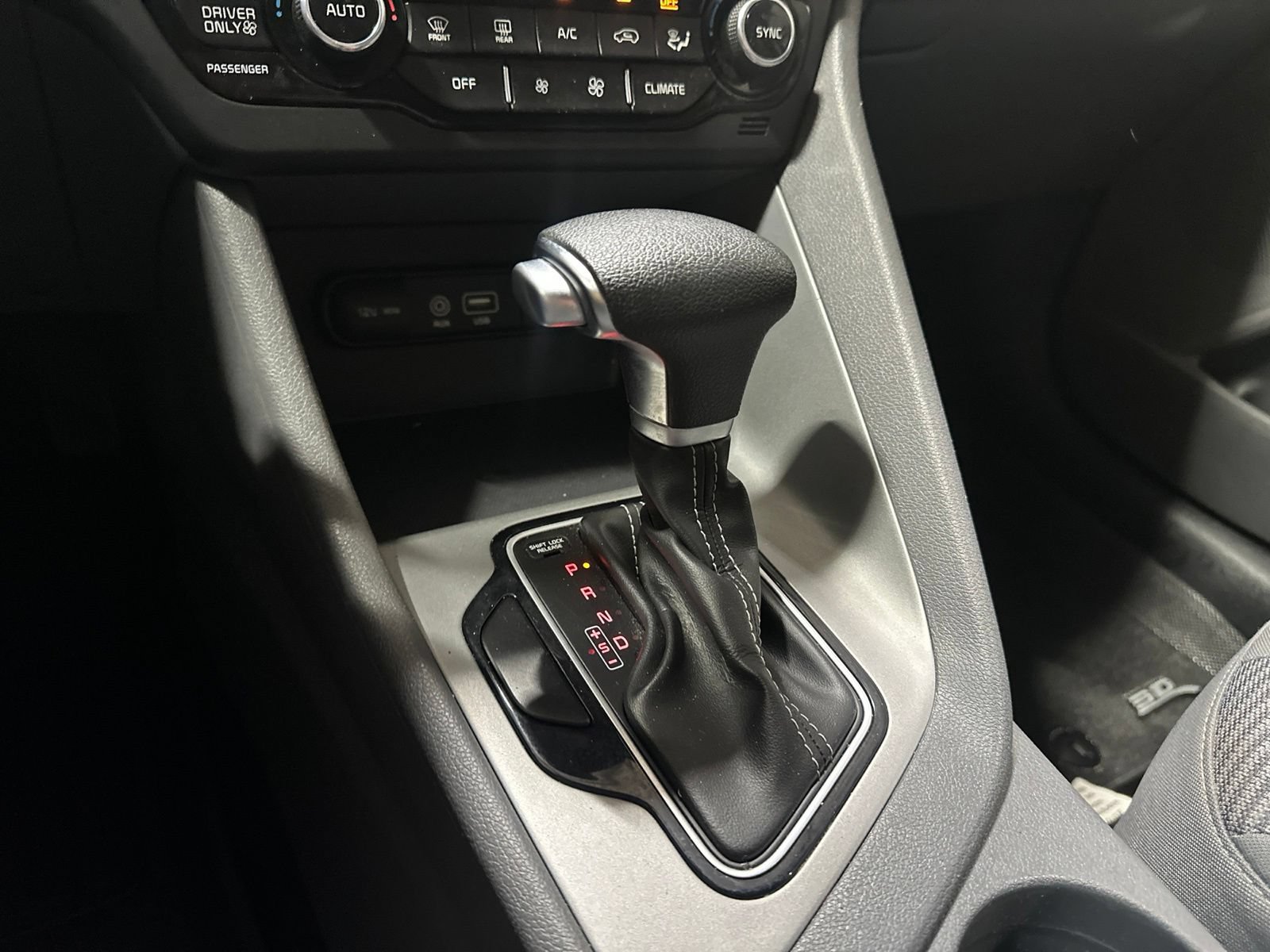 Used 2019 Kia Niro LX FWD image 22