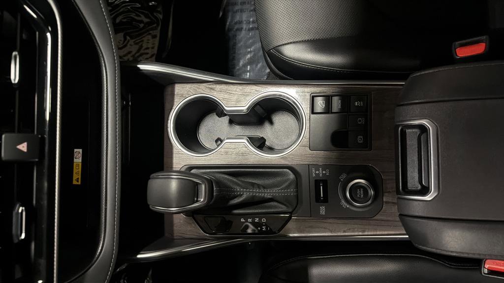 Used 2024 Toyota Highlander Platinum image 20