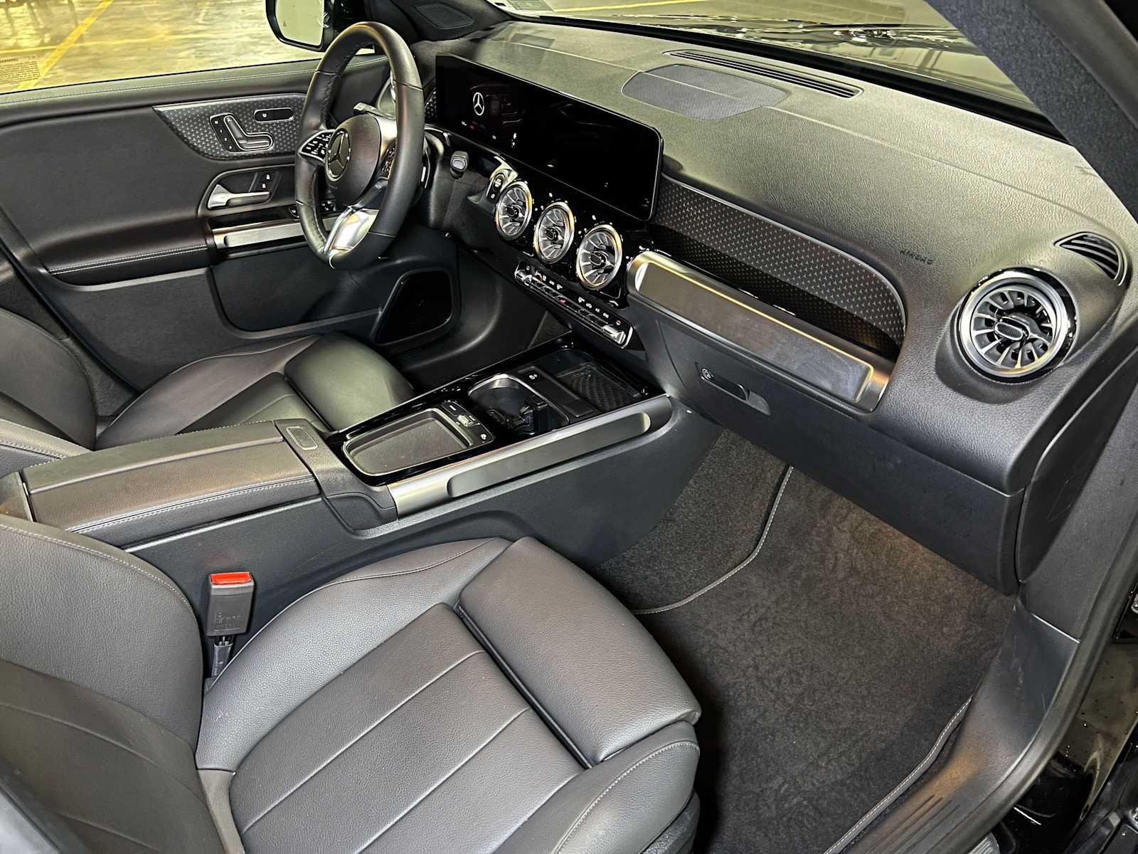 Certified 2026 Mercedes-Benz GLB 250 4MATIC image 11