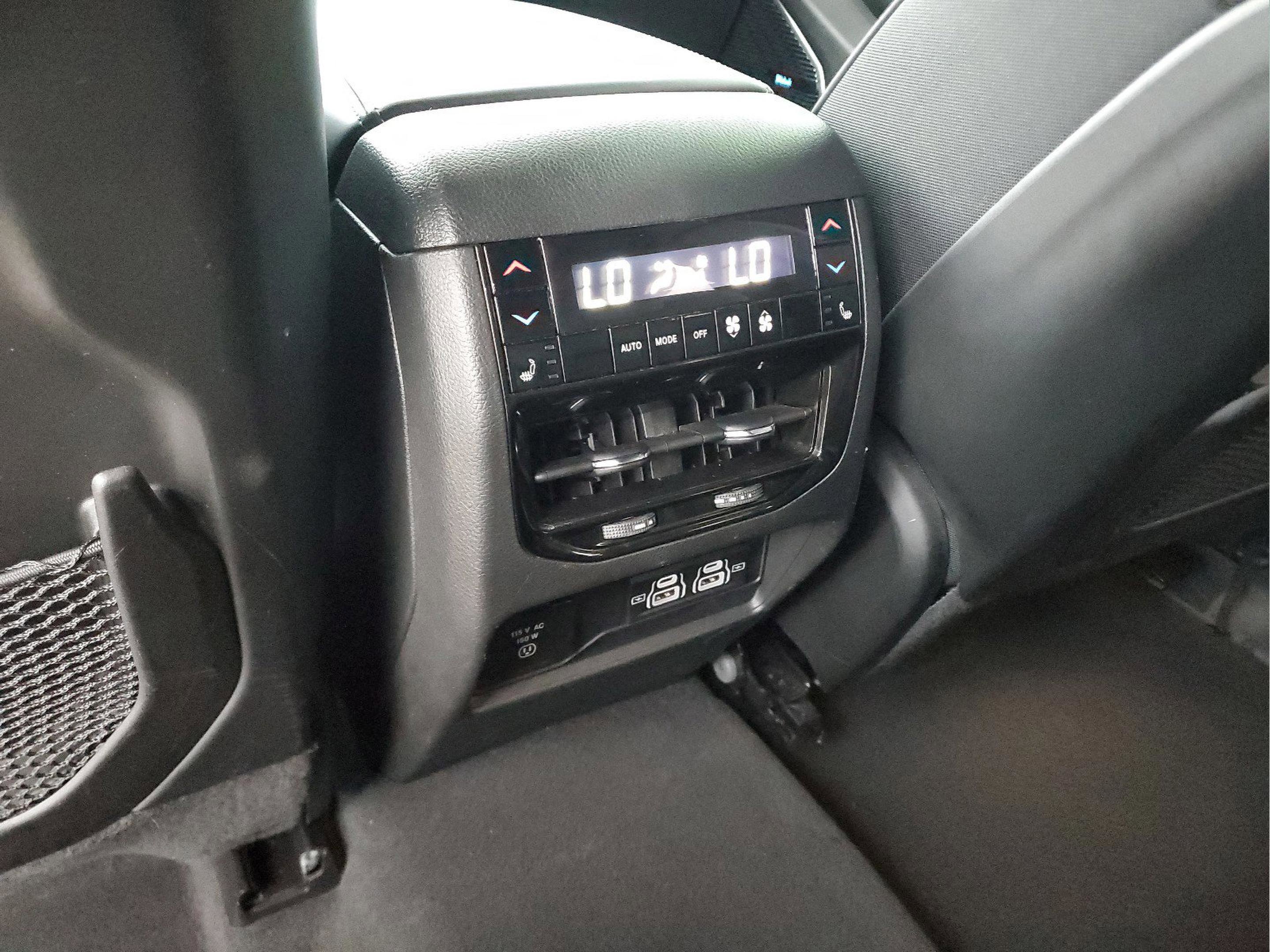 Used 2024 Jeep Grand Cherokee Overland w/ Advanced Protech Group III image 13