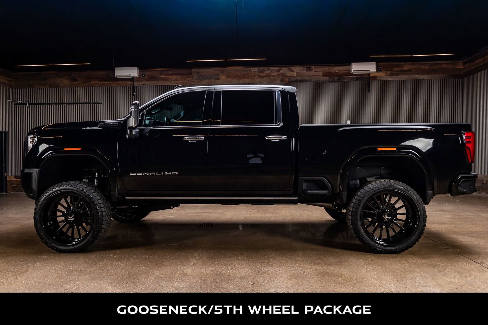 Used 2025 GMC Sierra 2500 Denali Ultimate AWD/4WD image 6