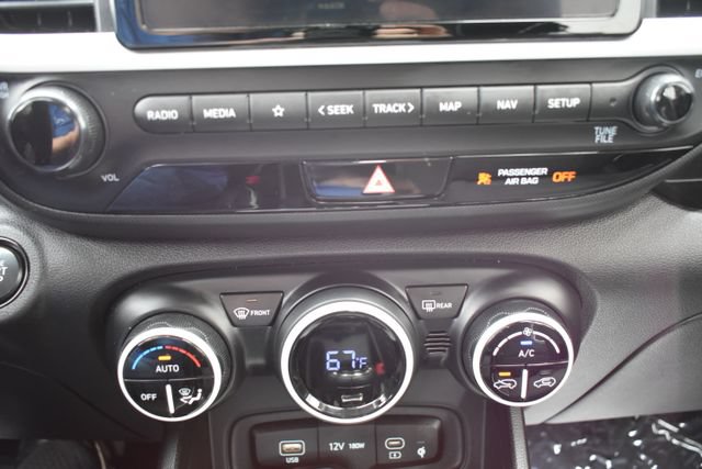 Used 2025 Hyundai Venue Limited FWD image 22
