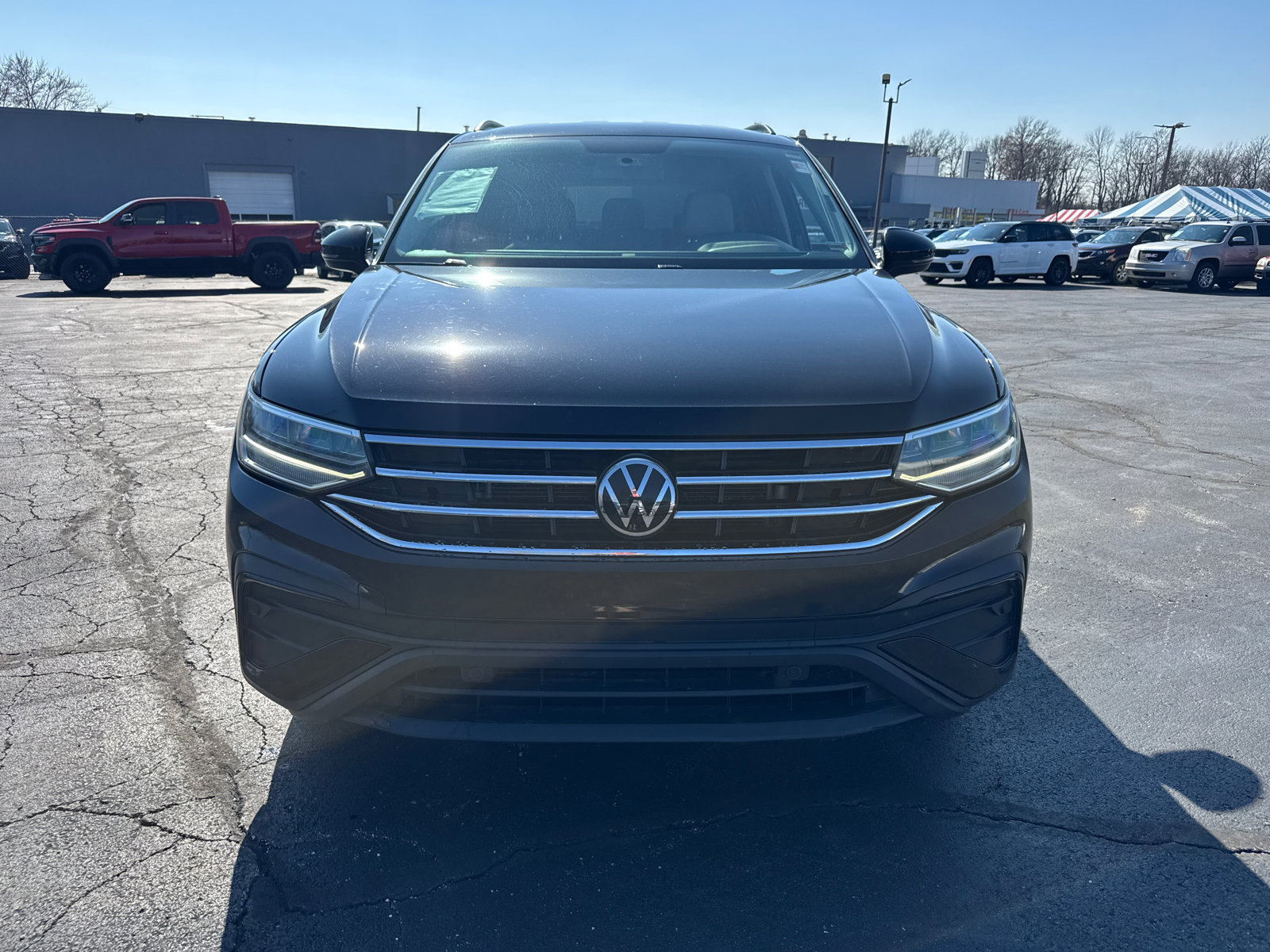 Used 2022 Volkswagen Tiguan S image 2