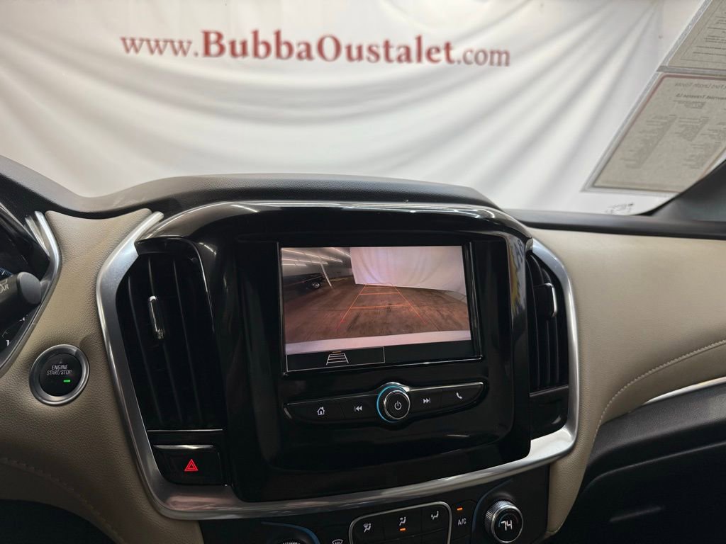 Used 2022 Chevrolet Traverse LS FWD image 13