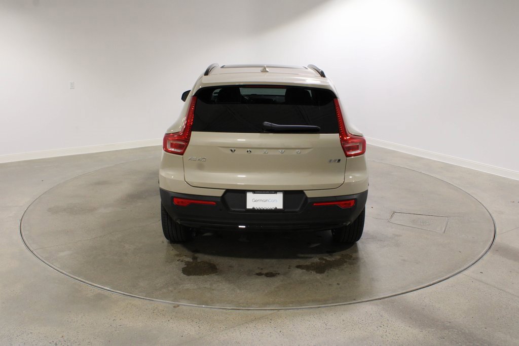 New 2026 Volvo XC40 B5 Ultra w/ Climate Package image 4