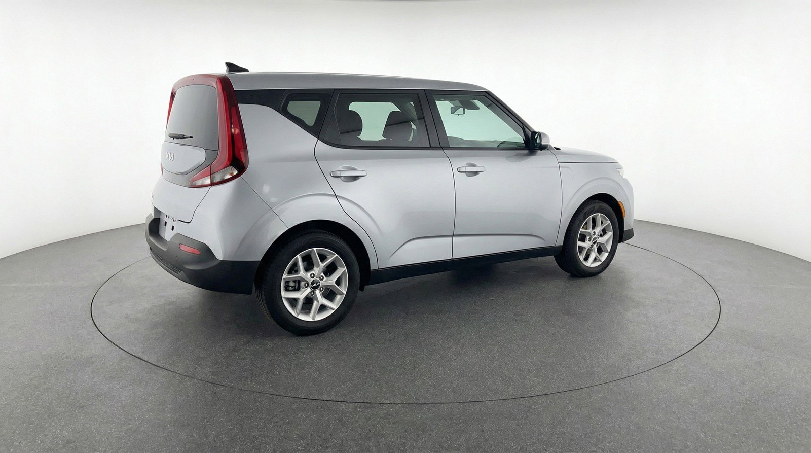 Used 2025 Kia Soul LX w/ LX Technology Package FWD image 9