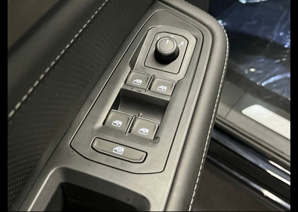 New 2026 Volkswagen Atlas SEL image 18