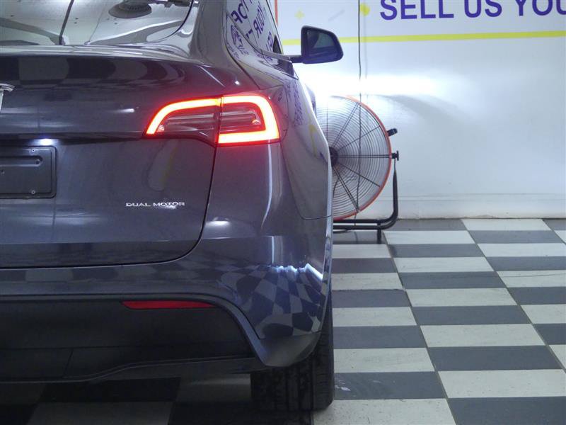 Used 2022 Tesla Model Y Long Range AWD/4WD image 24