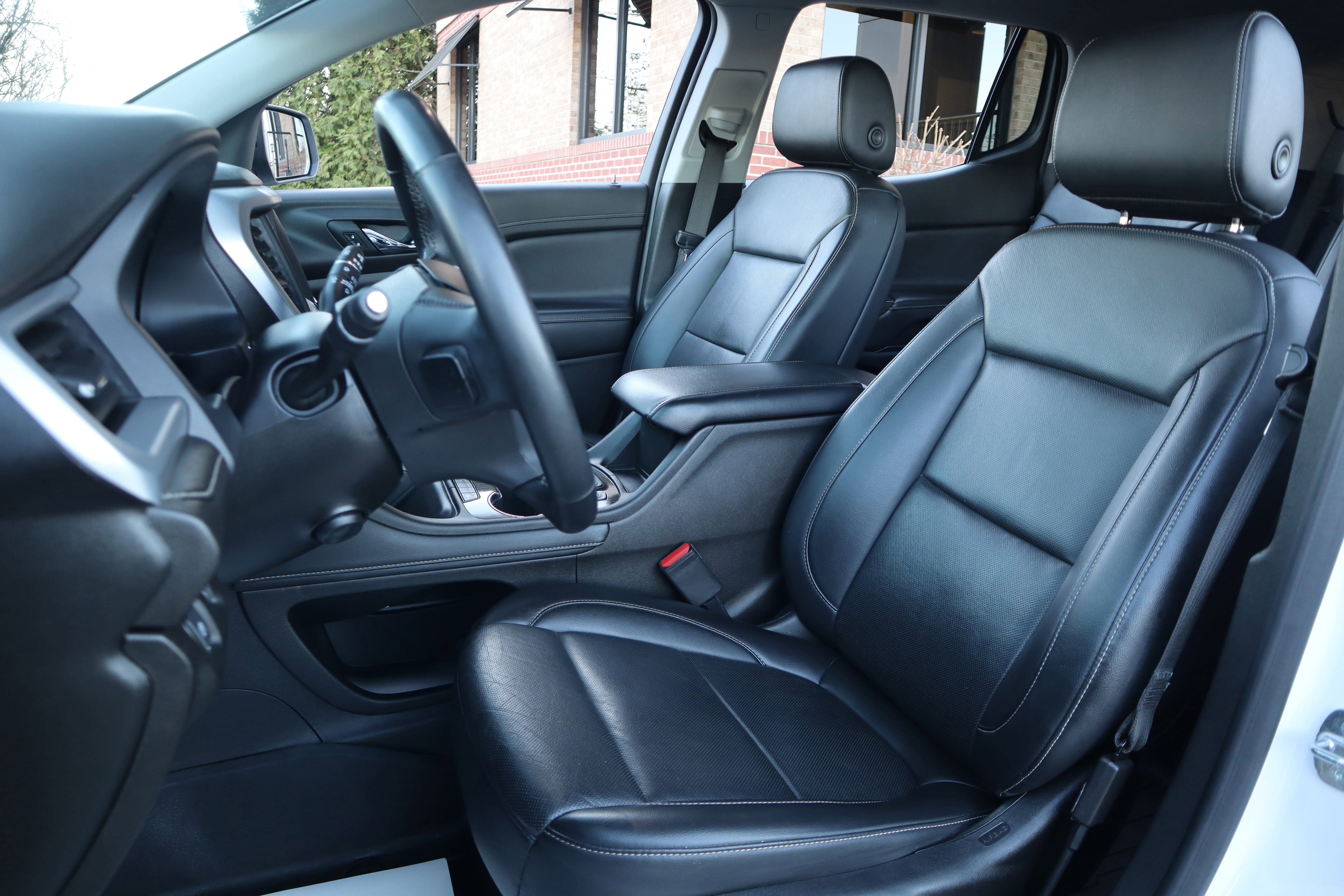 Used 2023 GMC Acadia SLT w/ Elevation Edition image 29