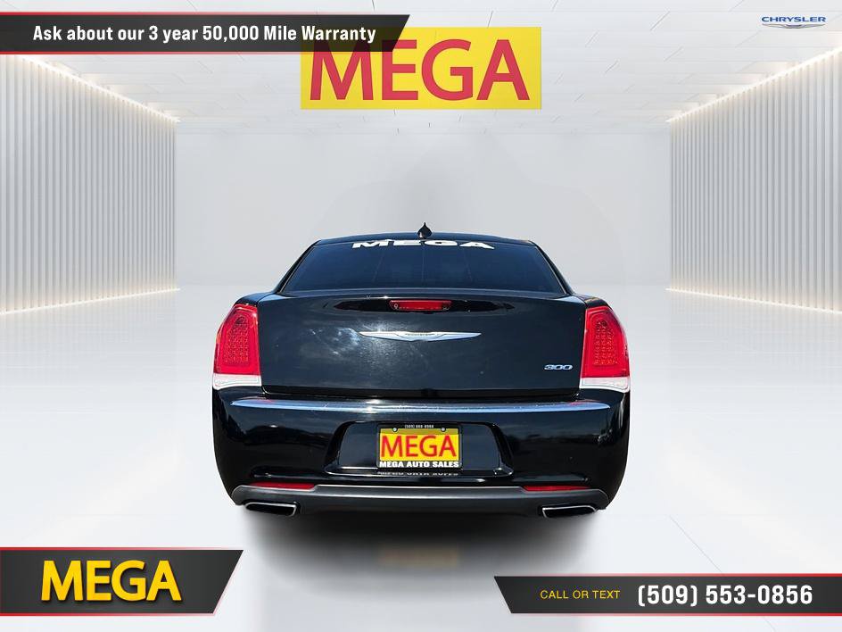 Used 2017 Chrysler 300 Limited w/ Value Package RWD image 7