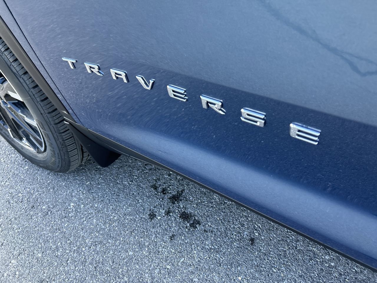 New 2026 Chevrolet Traverse LT w/ Sun and Wheel Package AWD/4WD image 11