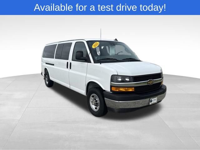 Used 2025 Chevrolet Express 3500 LT w/ LT Preferred Equipment Group RWD image 3