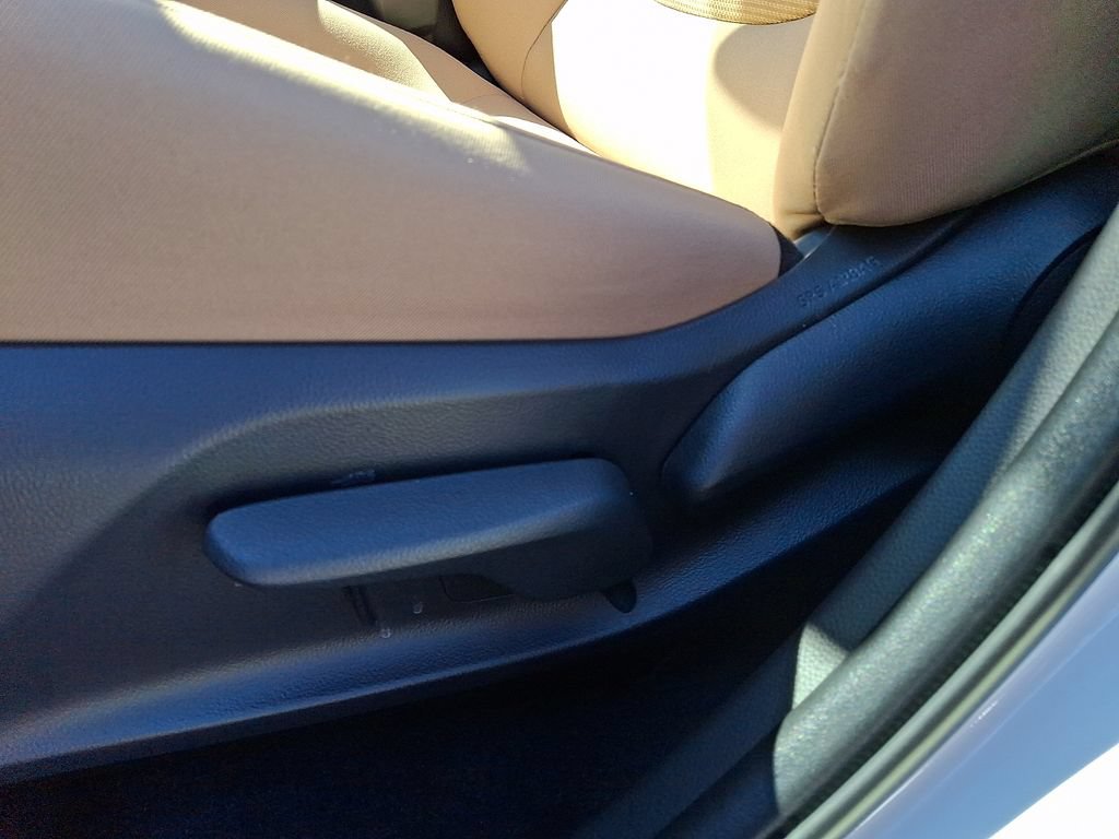 Certified 2023 Toyota RAV4 LE AWD/4WD image 15