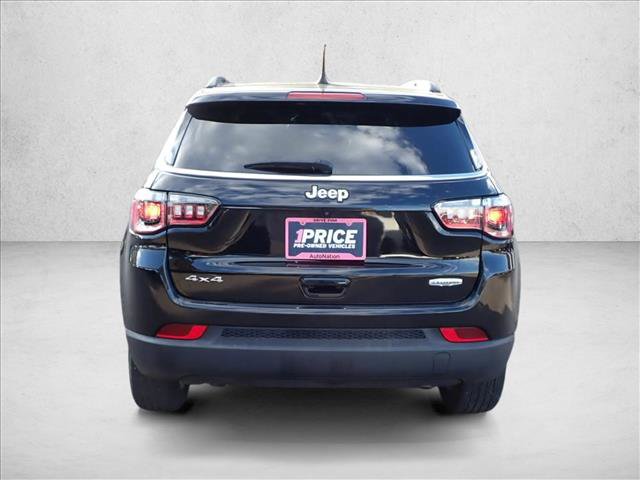 Used 2023 Jeep Compass Latitude AWD/4WD image 3