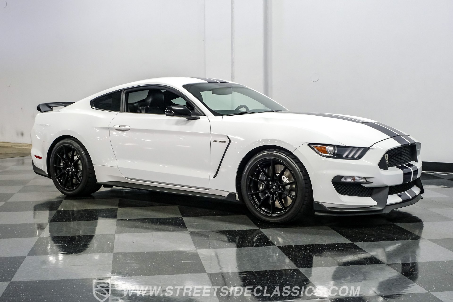 Used 2019 Ford Mustang Shelby GT350 w/ Technology Package RWD image 15