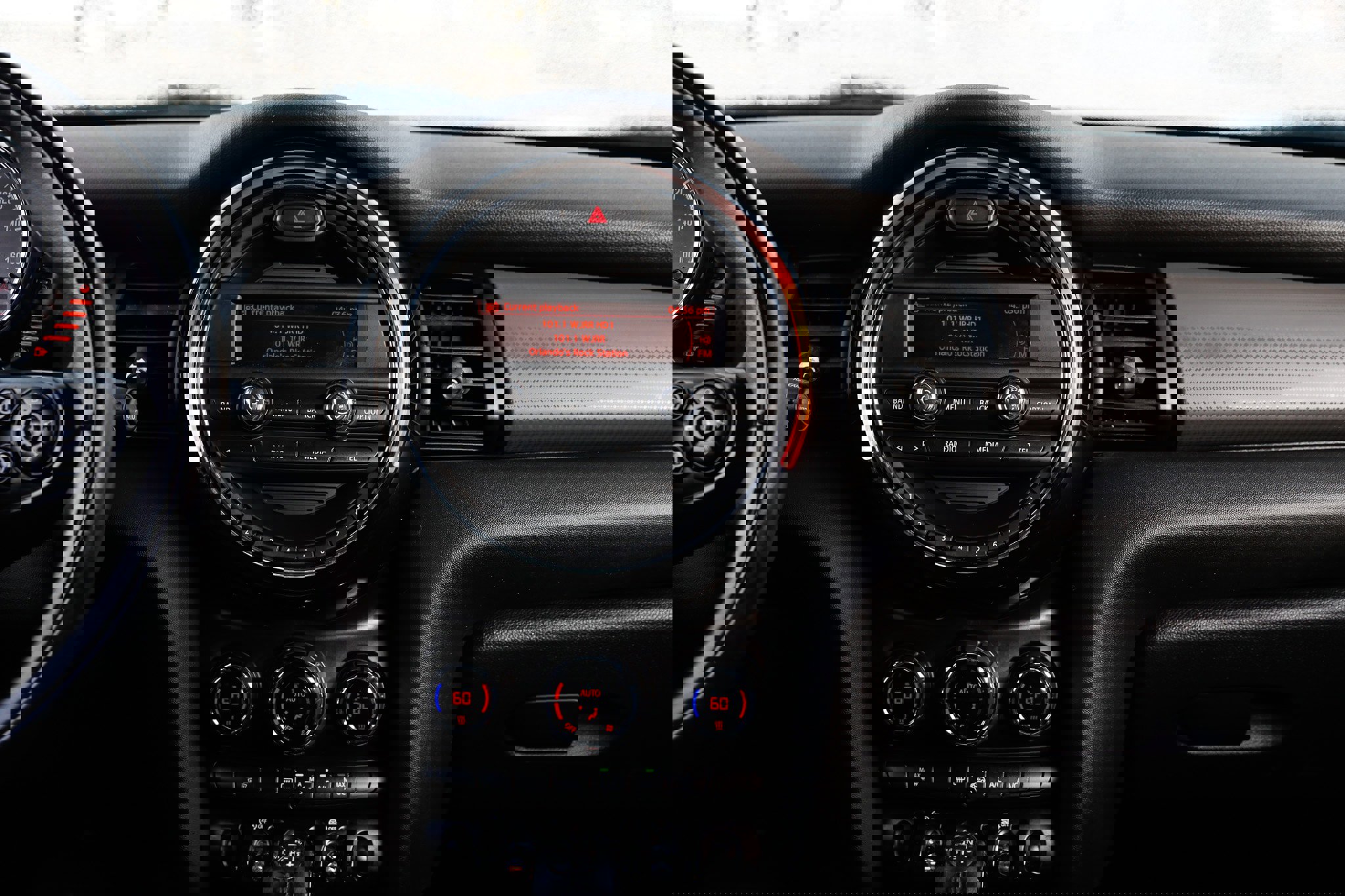 Used 2015 MINI Cooper 2-Door Hardtop image 39