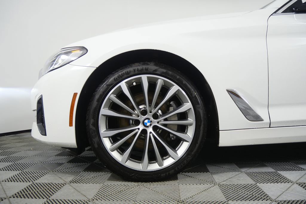 Certified 2023 BMW 530i w/ Convenience Package image 7
