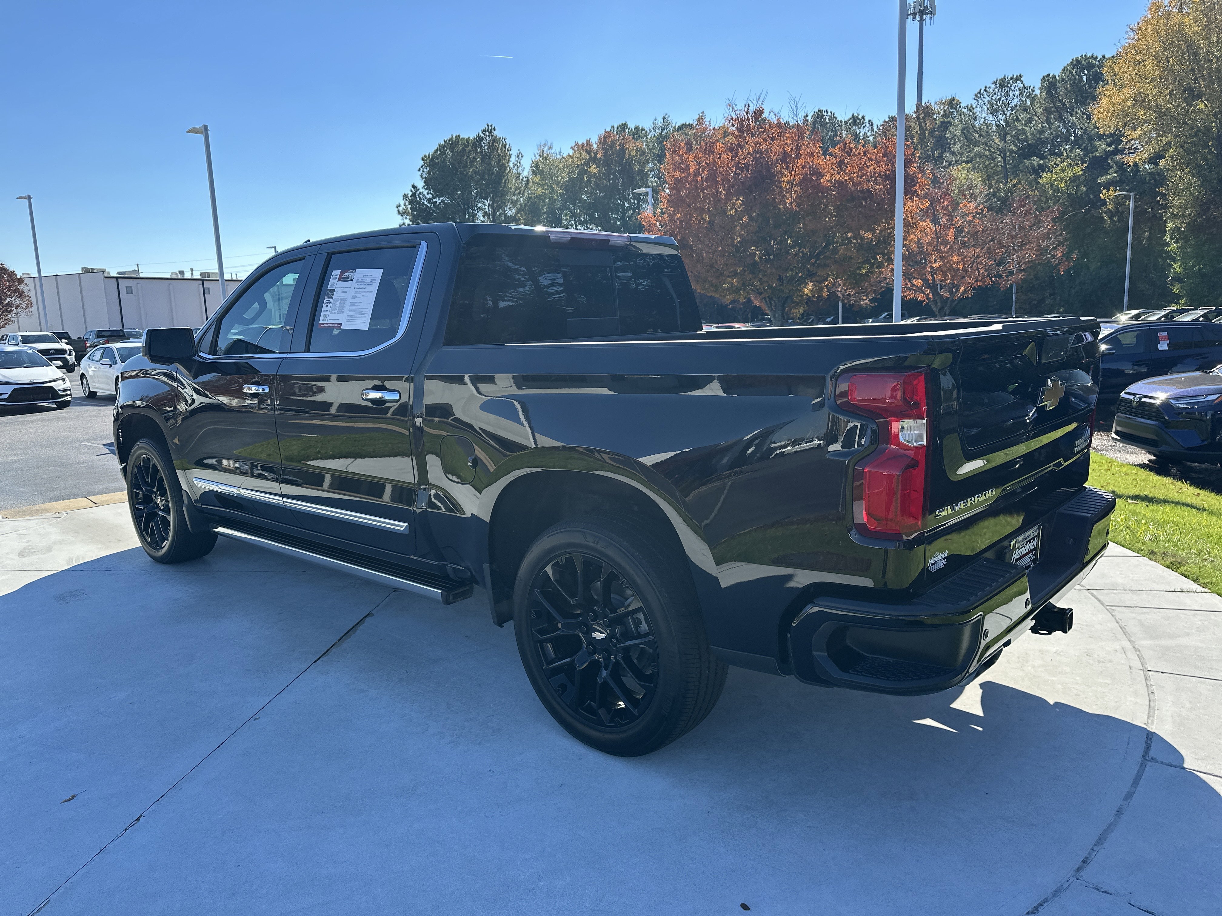 Used 2024 Chevrolet Silverado 1500 High Country w/ High Country Premium Package image 8