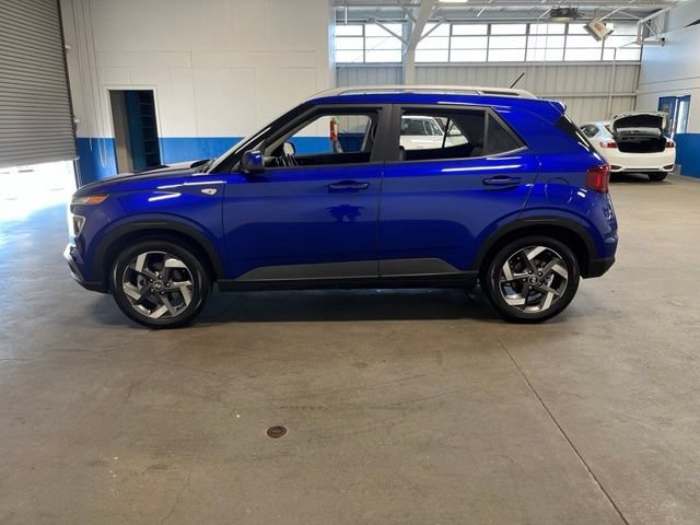 Used 2025 Hyundai Venue Limited FWD image 6