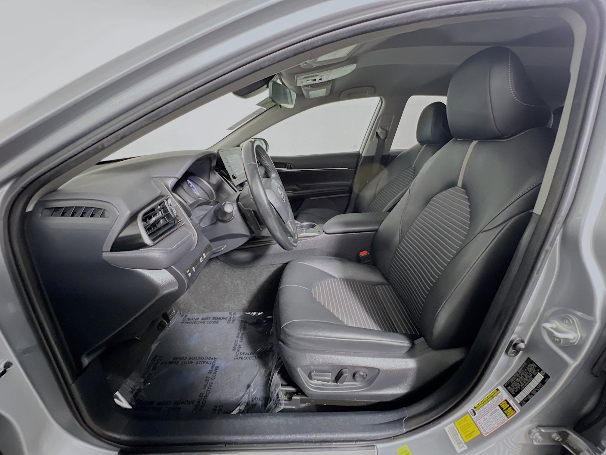 Used 2024 Toyota Camry SE image 15